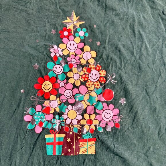 NEW BCG Girls' Long Sleeve Christmas Tree Graphic T-Shirt - Picture 3 of 6